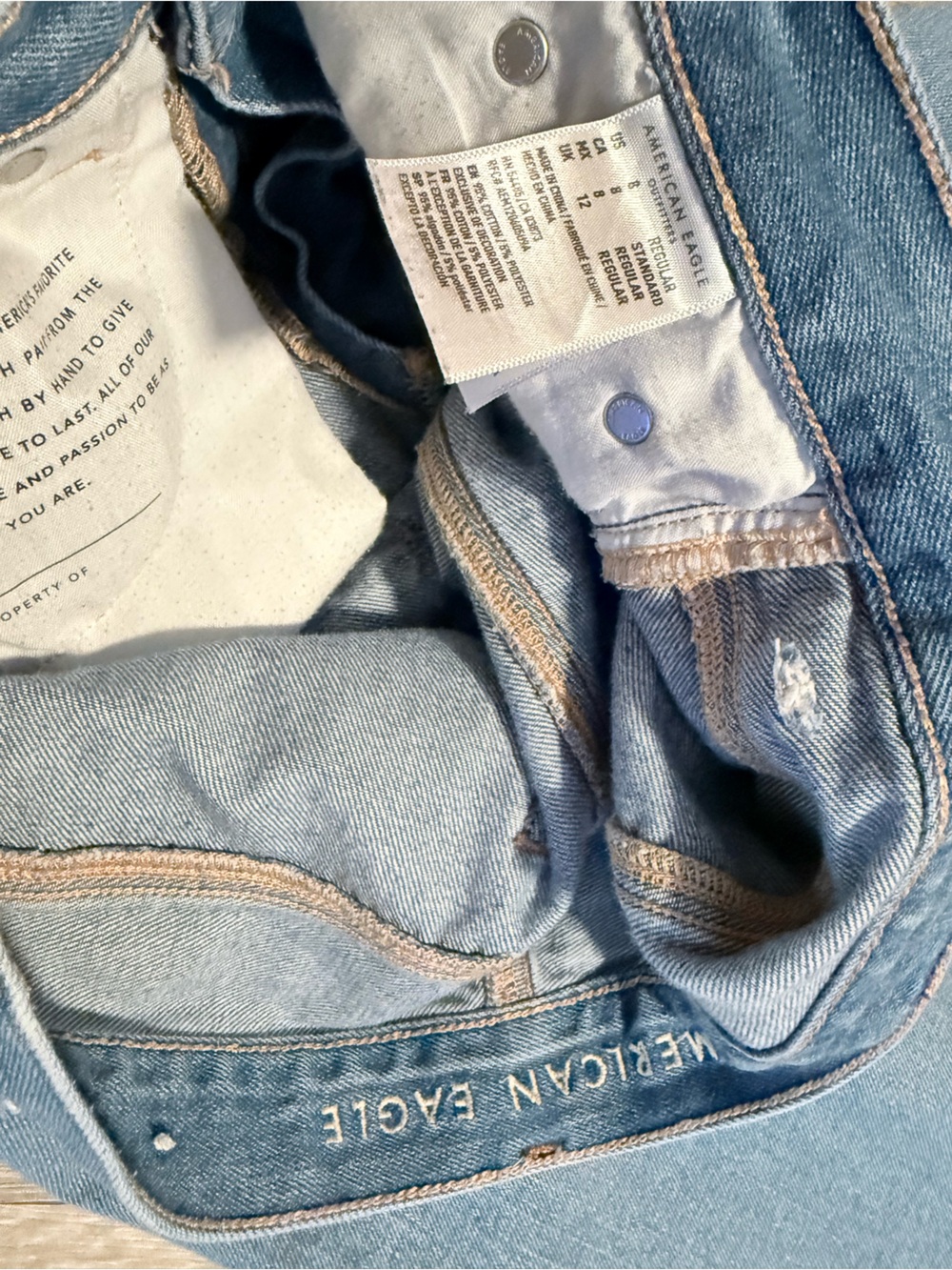 American Eagle Outfitters Light Wash High-Rise Cropped Jeans - Picture 8 of 8